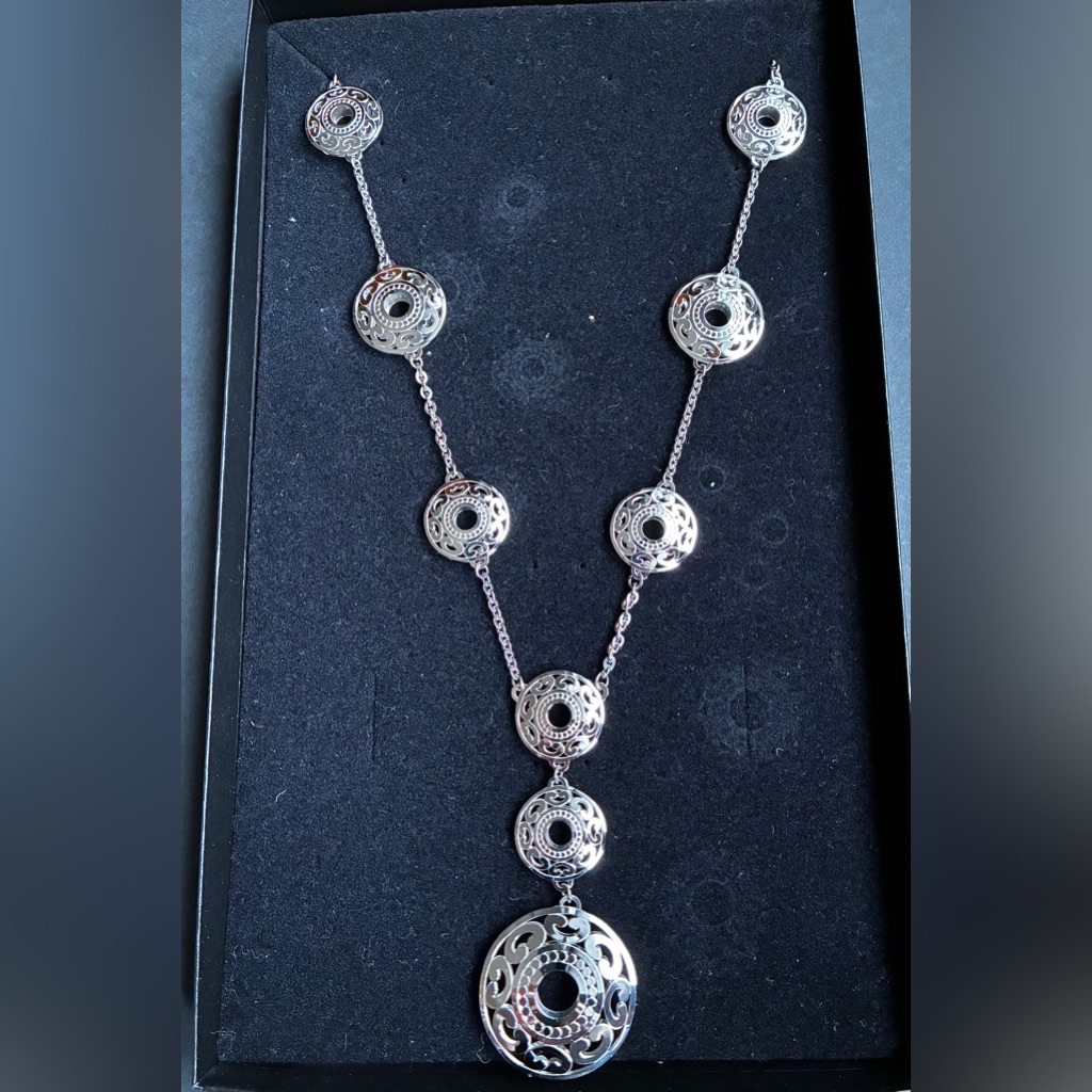 Elegant Silver Statement Necklace With Multiple Silver Medallions (15 Inches)